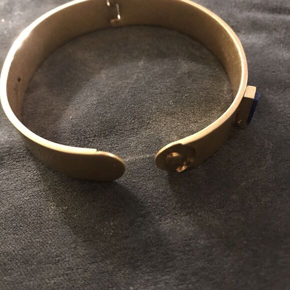 Fashion Bracelet Gold Tone Purple Stone Off Center Signed Madewell Cursive M - Picture 4 of 6